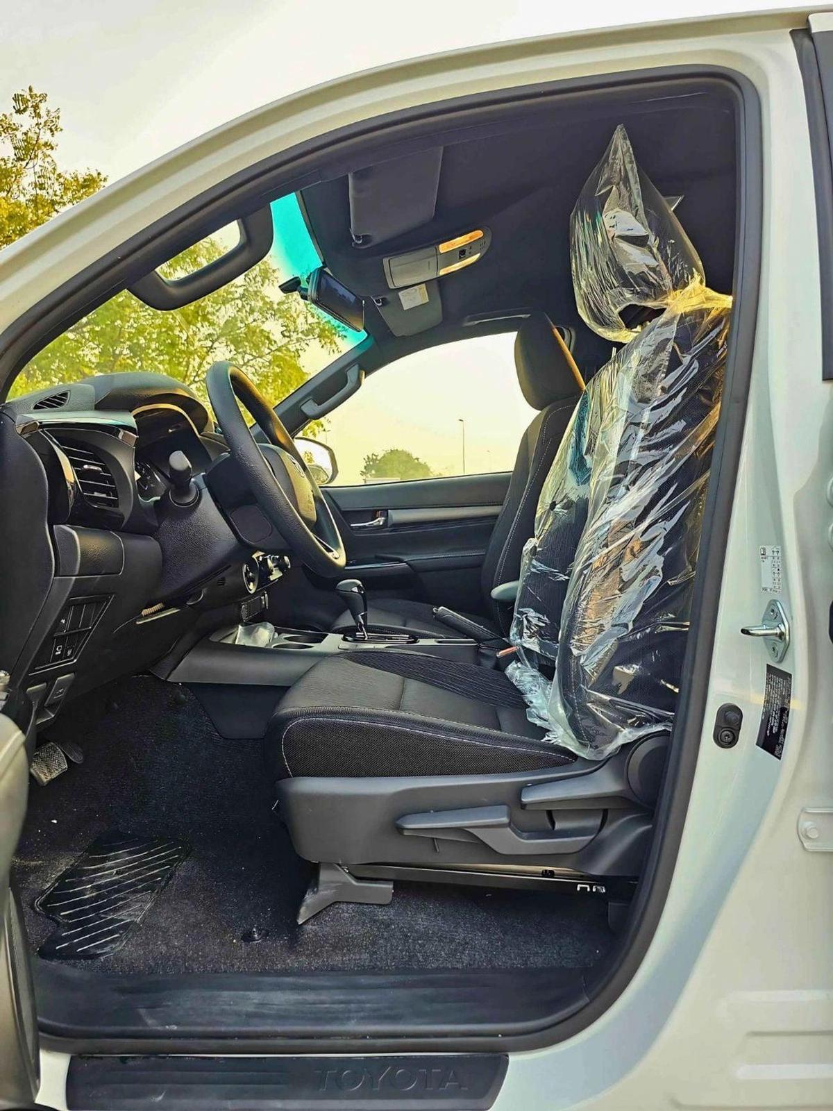 Toyota Hilux SR5 ADVENTURE / 4.0L V6 PETROL / 360 CAMERA / BULLBAR / AUTO A.C (CODE # ADV)-6-6