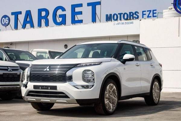 Mitsubishi Outlander OUTLANDER 2.5L 4WD WHITE