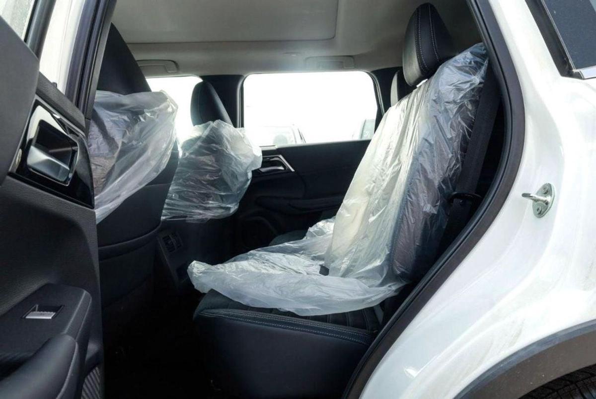 Mitsubishi Outlander OUTLANDER 2.5L 4WD WHITE-16-16