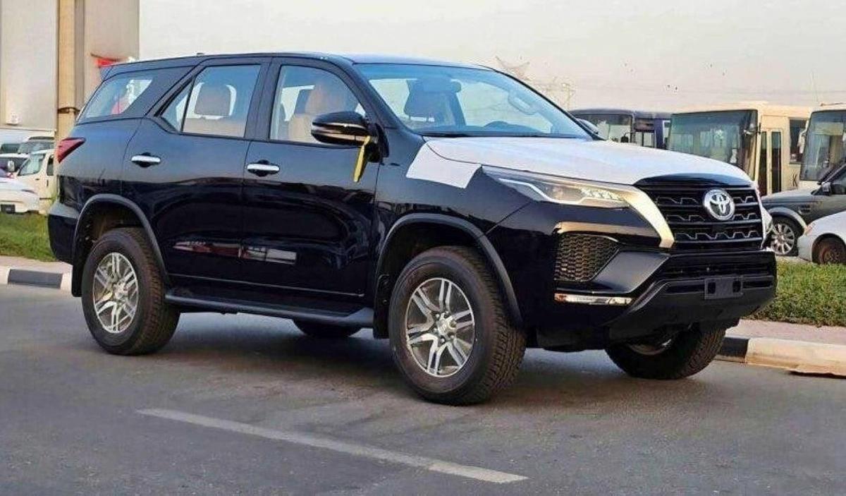 Toyota Fortuner Toyota fortuner 2.7L petrol MY2024 V4 FOR EXPORT ONLY.-0-0