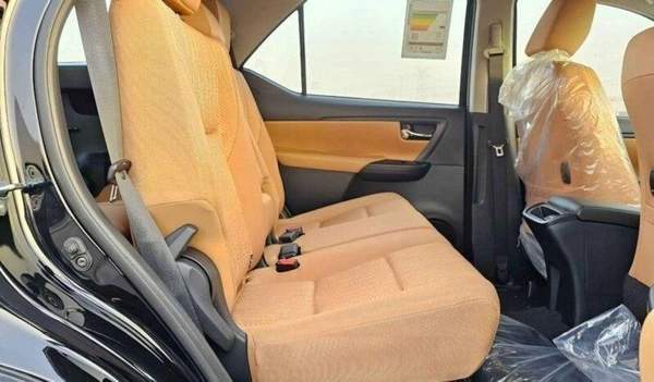 Toyota Fortuner Toyota fortuner 2.7L petrol MY2024 V4 FOR EXPORT ONLY.