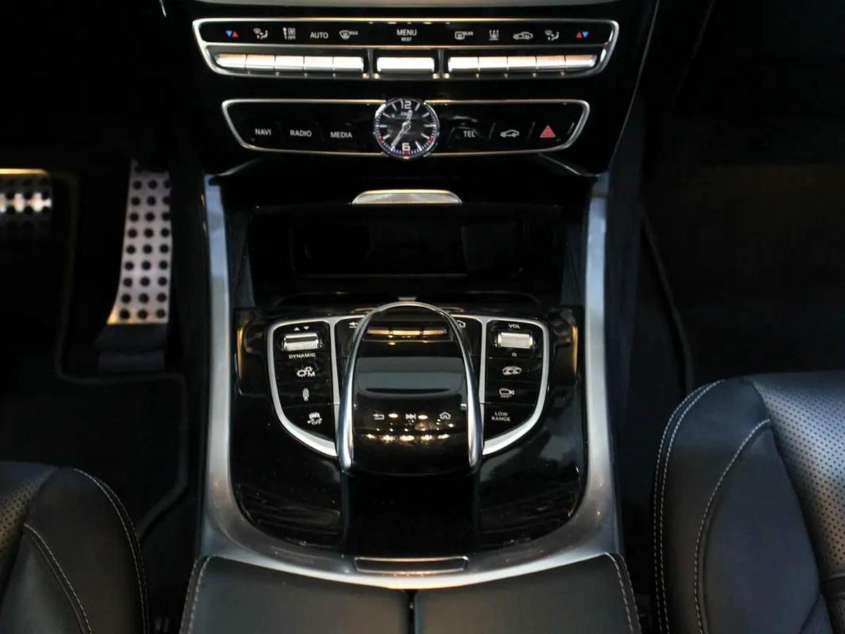 2023 - Mercedes-Benz G63 AMG V8-5-5