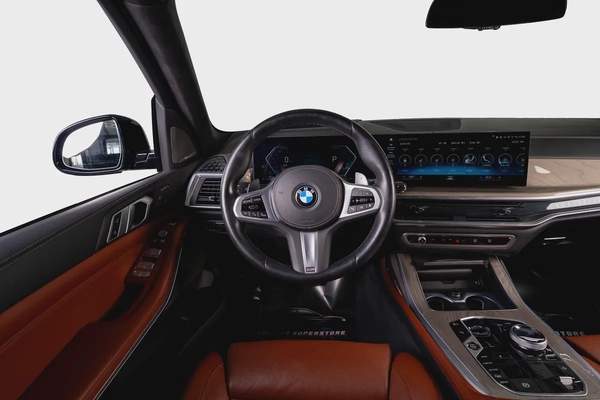 BMW X7 X-Drive 40i M Sport-GCC-AGMC Warranty and Service Contract Until 01/2028- 1 Owner-7 Seats