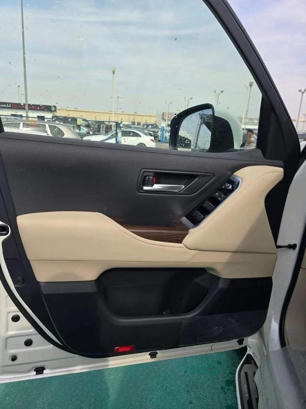 Toyota Land Cruiser GXR 4.0L 2025 MODEL SUNROOF ELECTRIC SEAT