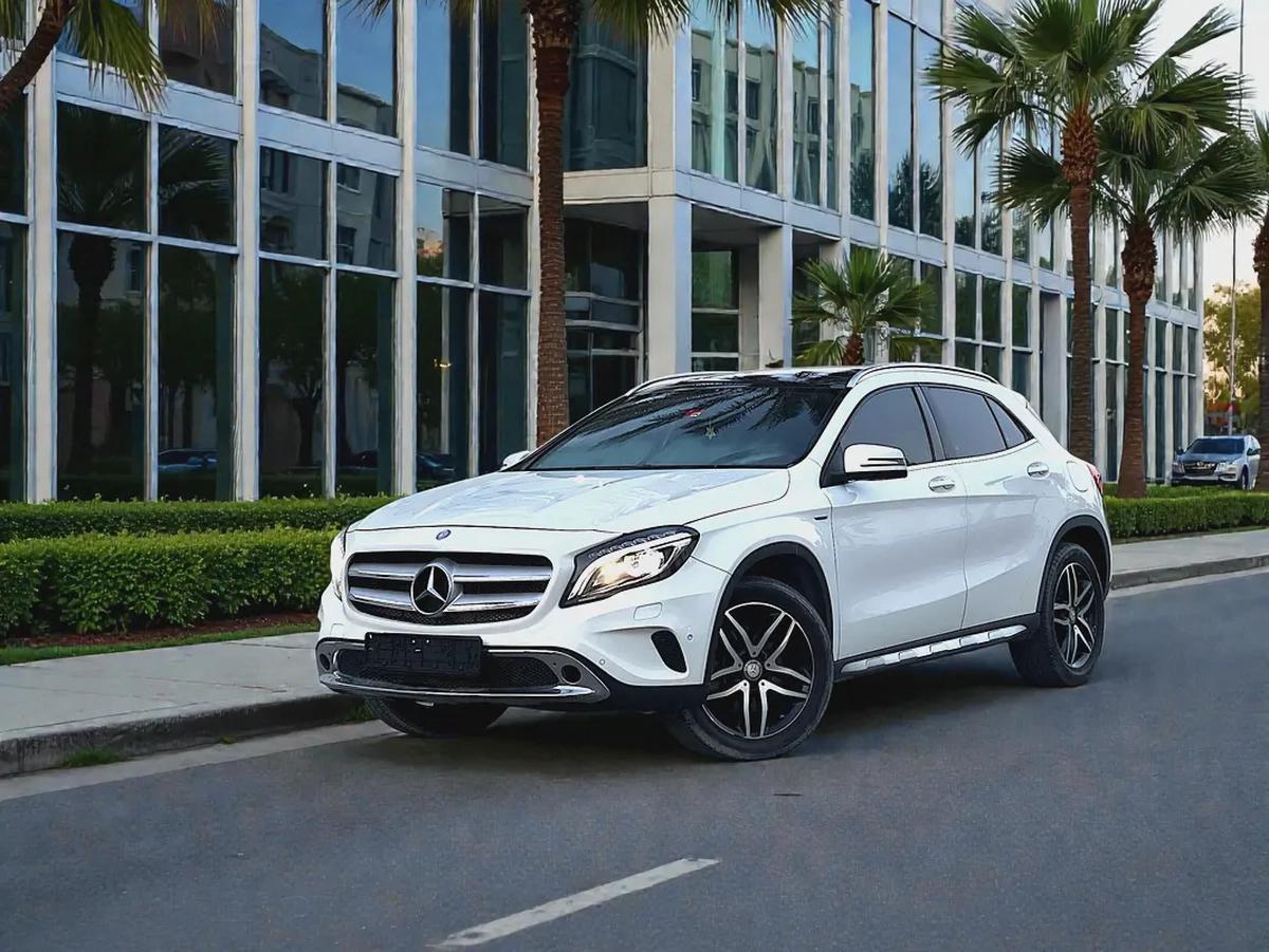 AED 1393 P.M | MERCEDES BENZ | GLA250 | 2.0L | 2017 | GCC | EXCELLET CONDITION-0-0