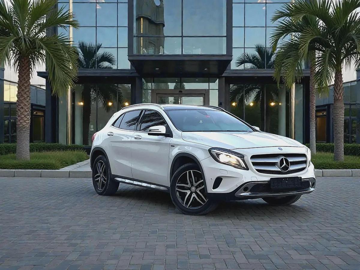 AED 1393 P.M | MERCEDES BENZ | GLA250 | 2.0L | 2017 | GCC | EXCELLET CONDITION-1-1