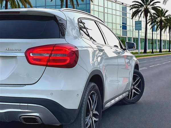 AED 1393 P.M | MERCEDES BENZ | GLA250 | 2.0L | 2017 | GCC | EXCELLET CONDITION