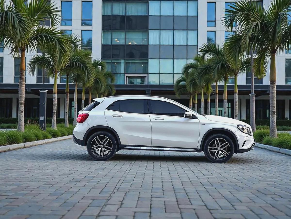 AED 1393 P.M | MERCEDES BENZ | GLA250 | 2.0L | 2017 | GCC | EXCELLET CONDITION-7-7