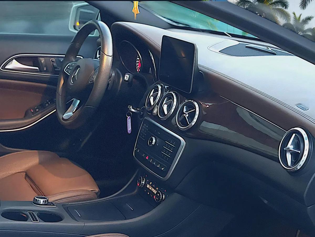 AED 1393 P.M | MERCEDES BENZ | GLA250 | 2.0L | 2017 | GCC | EXCELLET CONDITION-13-13