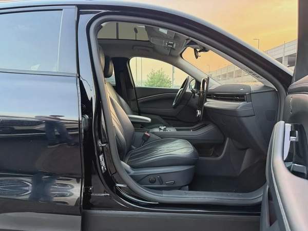 2022 Ford Mustang, black, in good condition, full options