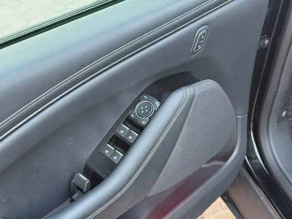 2022 Ford Mustang, black, in good condition, full options