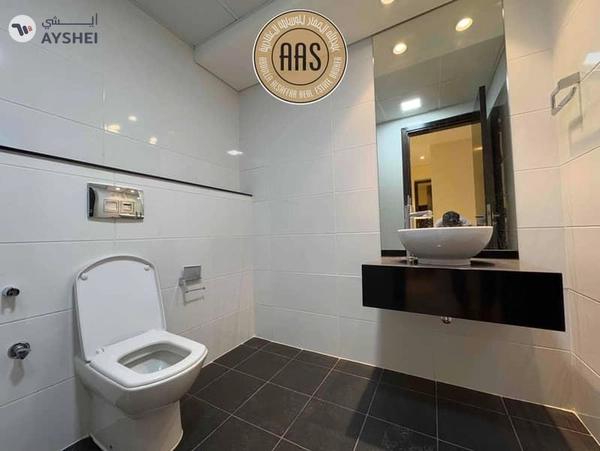 spacious 3bhk in sheikh zayad road rent only 242k