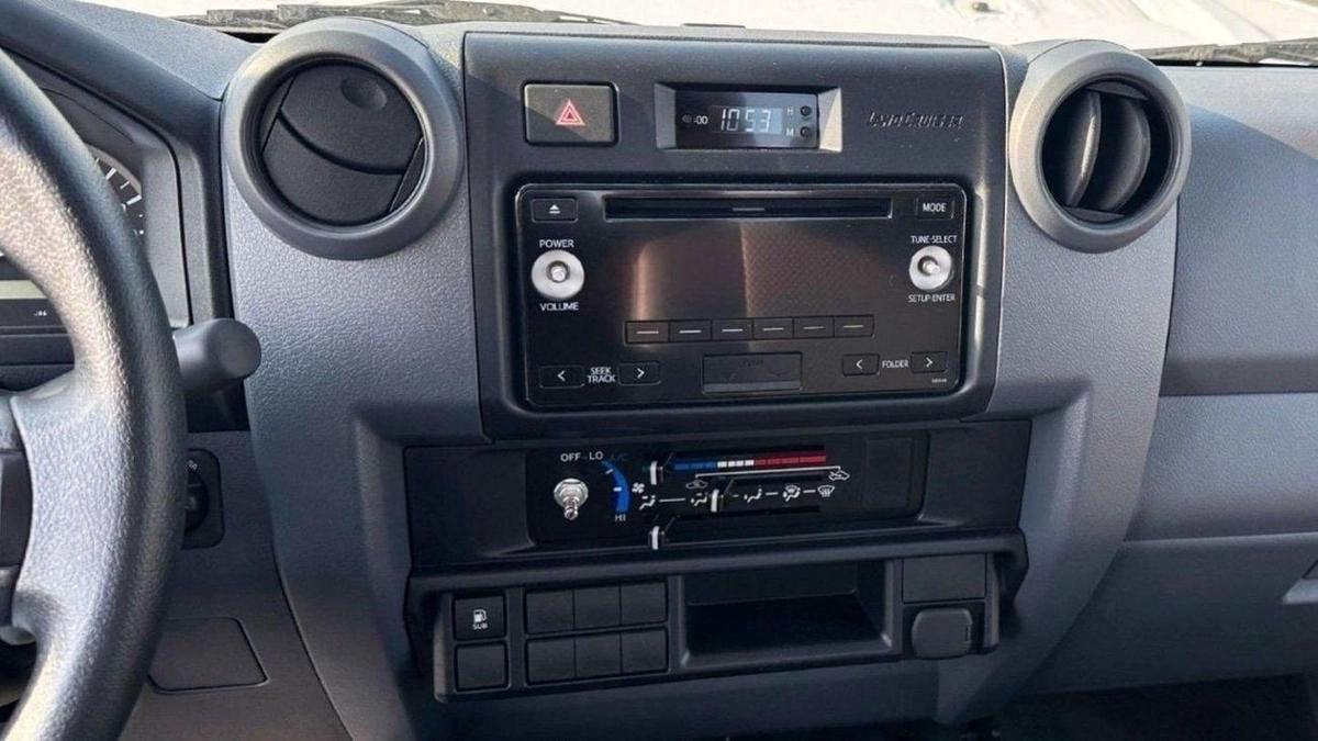 Toyota Land Cruiser Pick Up Toyota Land Cruiser Pickup 4.2L Diesel SC V4 2025-9-9