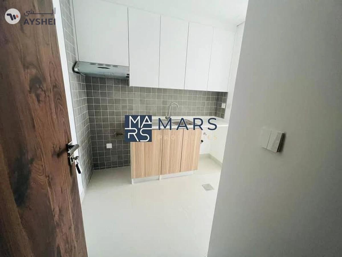 Ready-to-move-in studio with breathtaking direct sea view-1-1