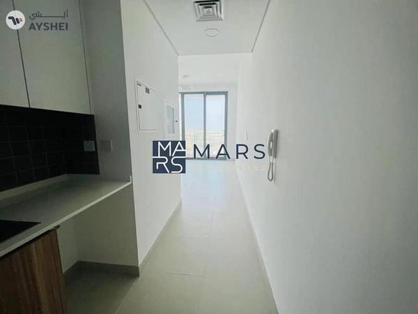 Ready-to-move-in studio with breathtaking direct sea view