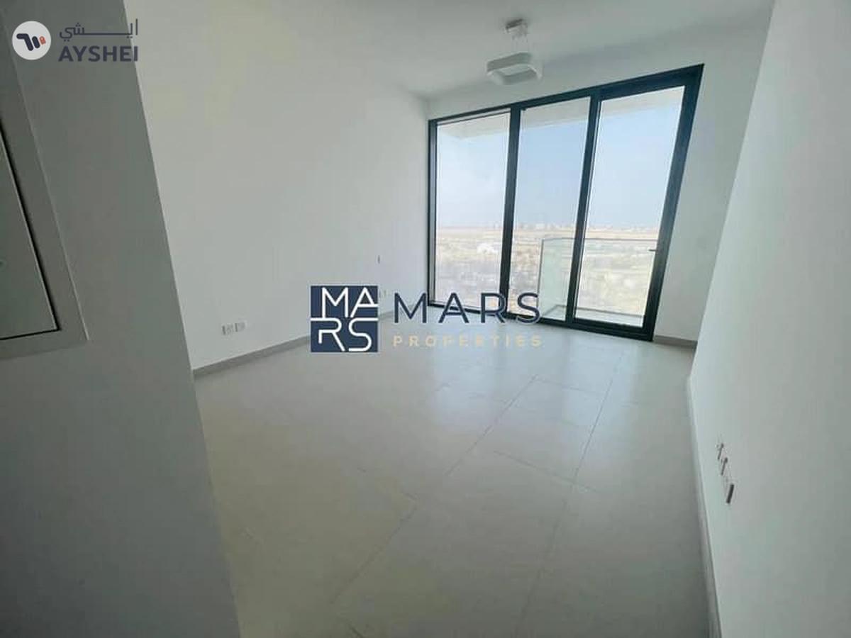 Ready-to-move-in studio with breathtaking direct sea view-5-5