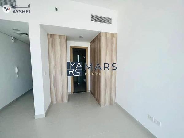 Ready-to-move-in studio with breathtaking direct sea view