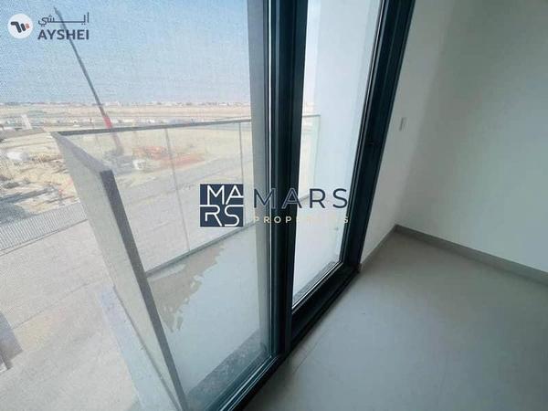 Ready-to-move-in studio with breathtaking direct sea view