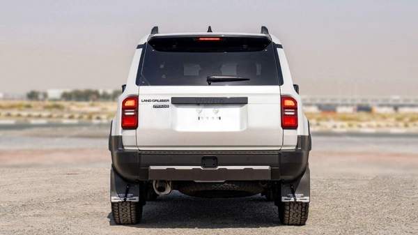 Toyota Prado TOYOTA PRADO 250 2.4P AT FIRST EDITION MY2024 – WHITE
