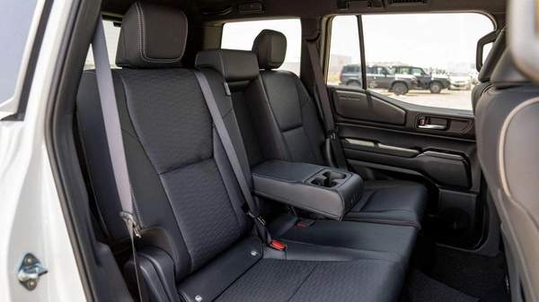 Toyota Prado TOYOTA PRADO 250 2.4P AT FIRST EDITION MY2024 – WHITE