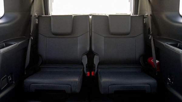 Toyota Prado TOYOTA PRADO 250 2.4P AT FIRST EDITION MY2024 – WHITE