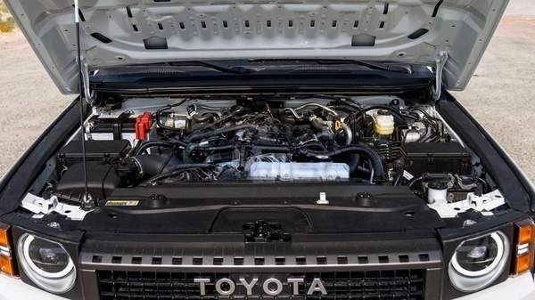 Toyota Prado TOYOTA PRADO 250 2.4P AT FIRST EDITION MY2024 – WHITE