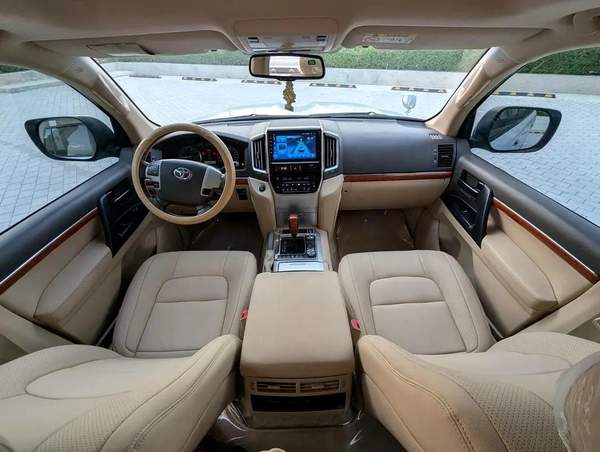 Toyota Land Cruiser GXR