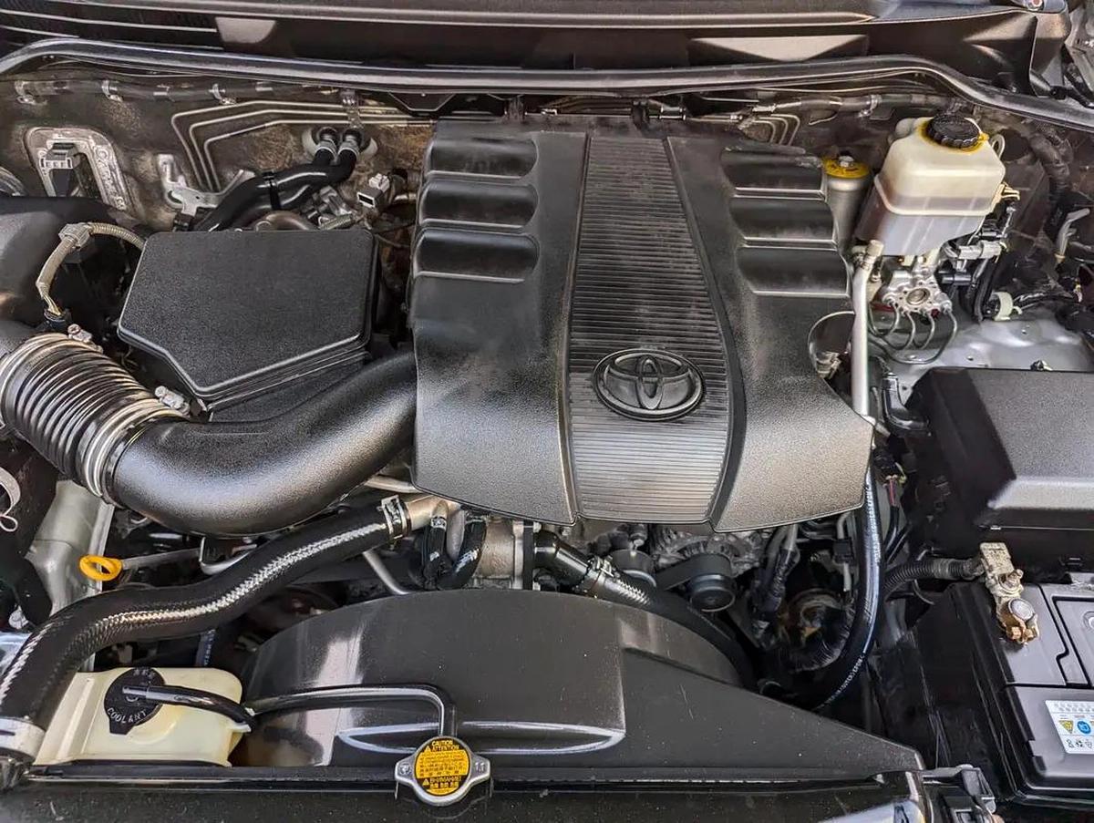 Toyota Land Cruiser GXR-4-4