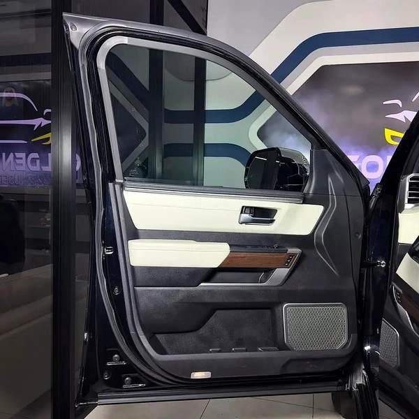 2024 Toyota Sequoia Capstone hybrid