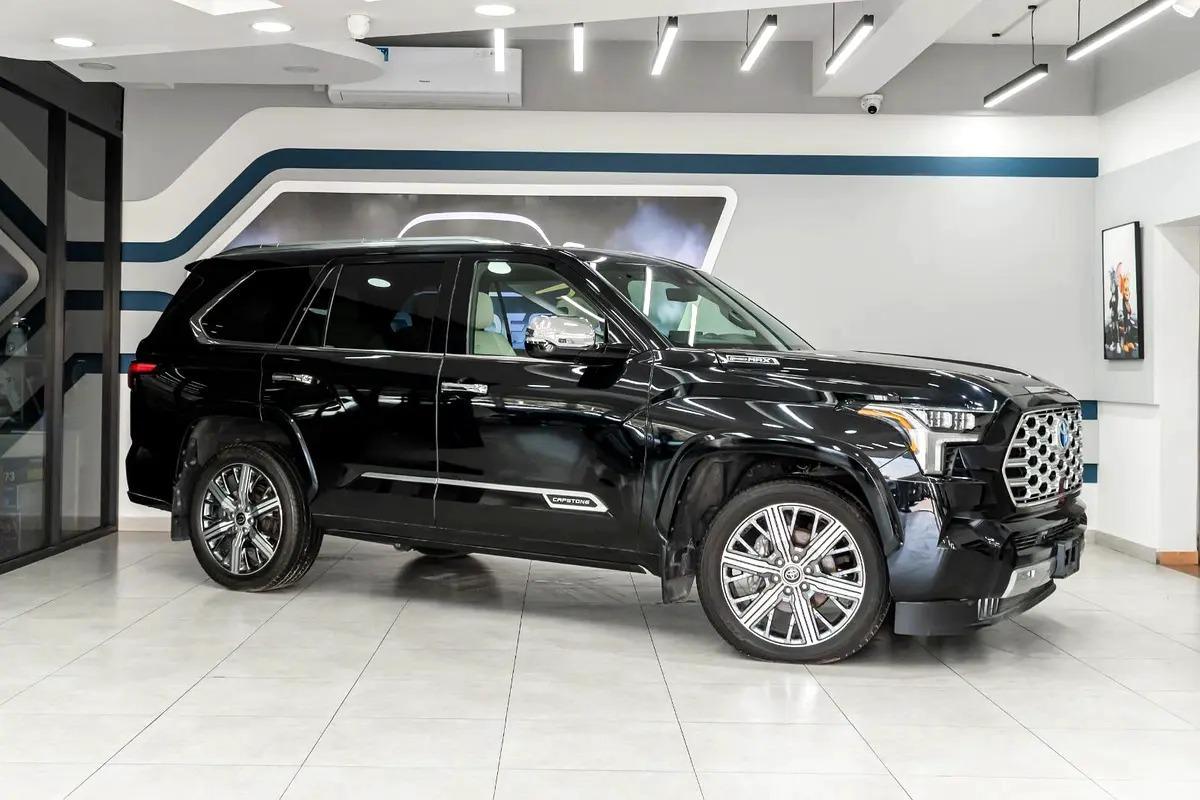 2024 Toyota Sequoia Capstone hybrid-0-0