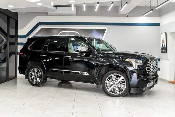 2024 Toyota Sequoia Capstone hybrid