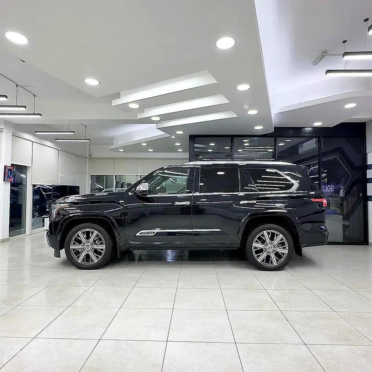 2024 Toyota Sequoia Capstone hybrid-6-6