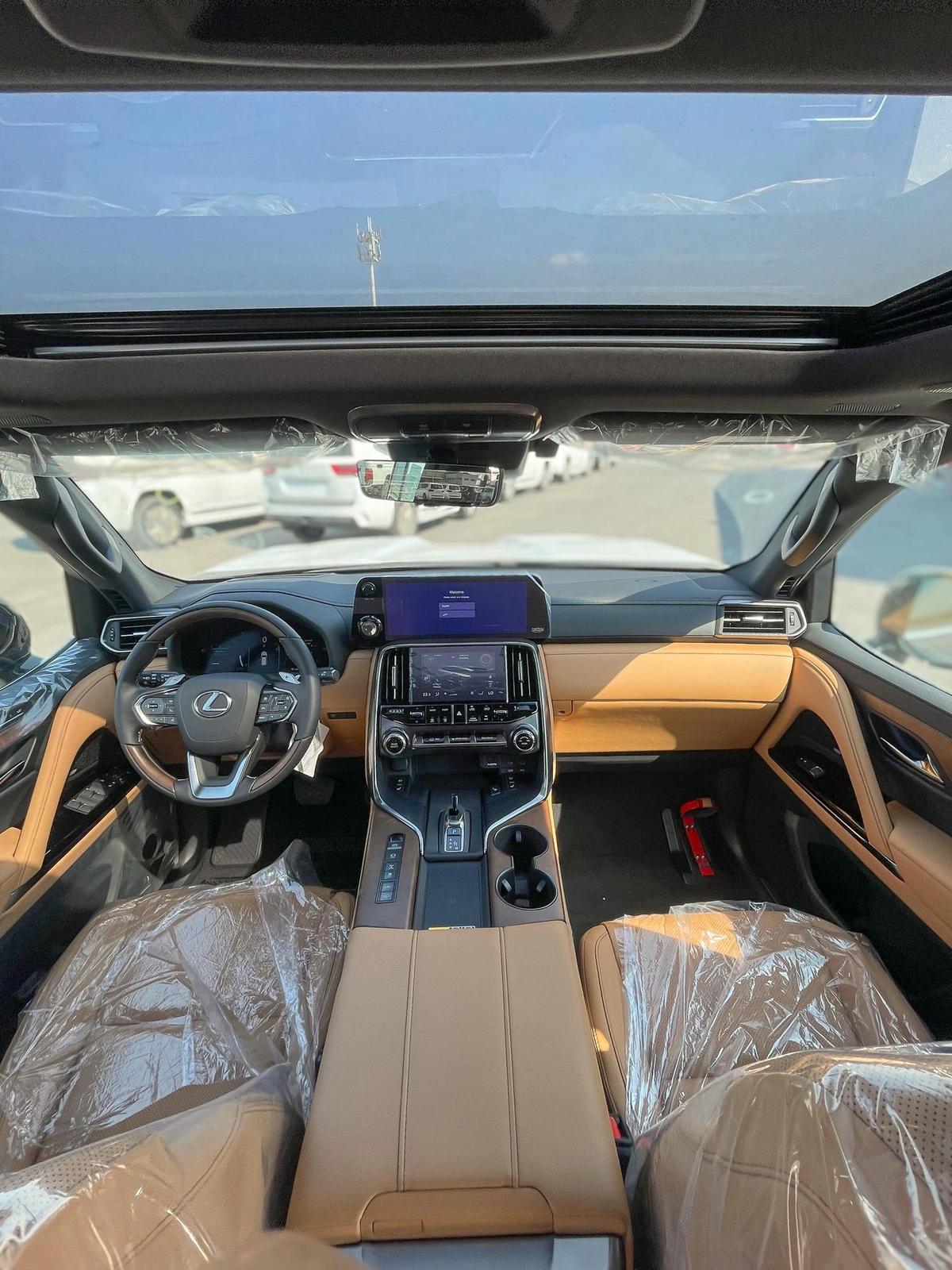 LEXUS LX700 HYBRID ( FULL OPTION WITH AUTO PARK ) 2025 GCC-1-1