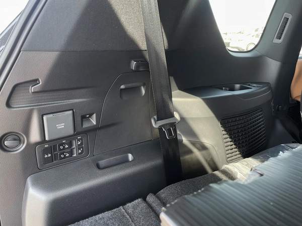 LEXUS LX700 HYBRID ( FULL OPTION WITH AUTO PARK ) 2025 GCC