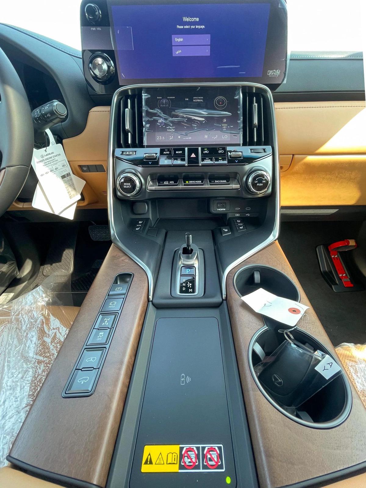 LEXUS LX700 HYBRID ( FULL OPTION WITH AUTO PARK ) 2025 GCC-13-13