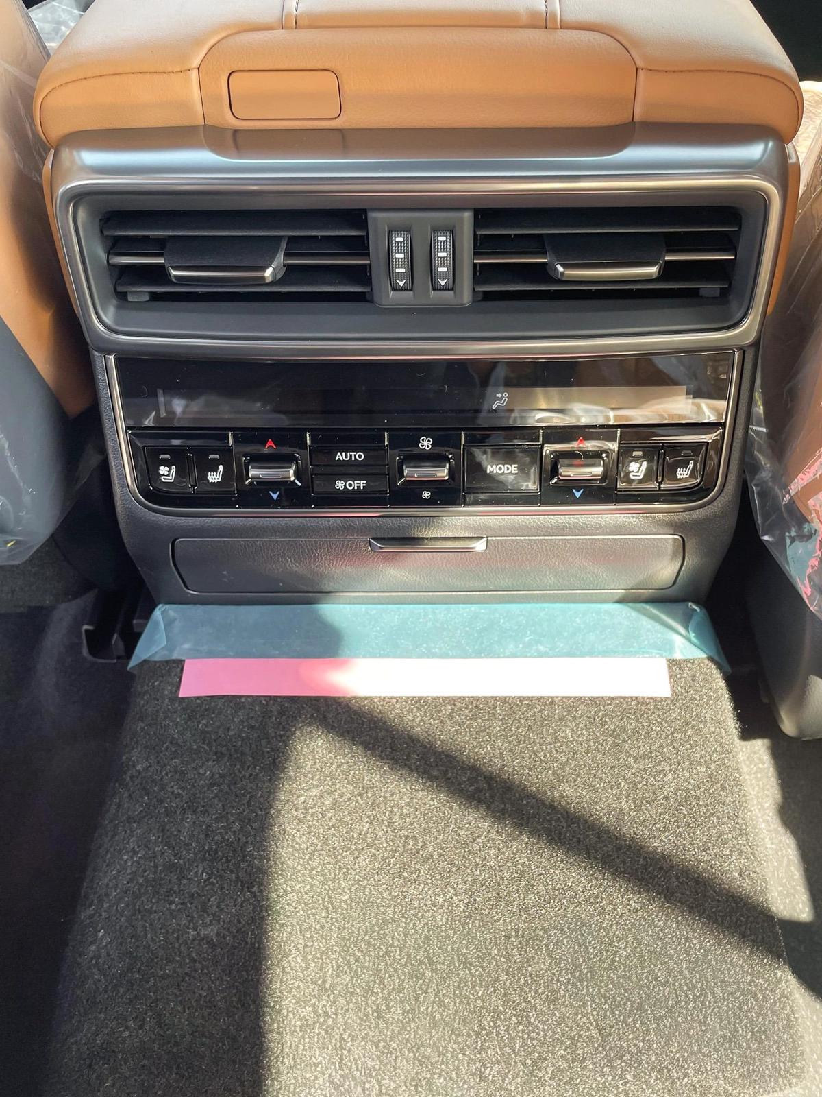 LEXUS LX700 HYBRID ( FULL OPTION WITH AUTO PARK ) 2025 GCC-11-11
