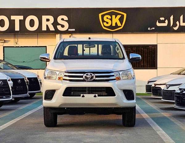 Toyota Hilux NARROW BODY BASIC/ DOUBLE CABIN/ PWR WINDOWS/ KEYLESS ENTRY/ 2 ABG DIESEL AT 2.4L V4 4WD