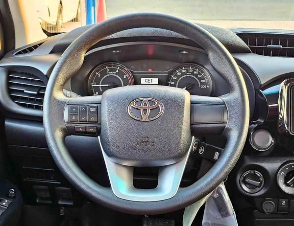 Toyota Hilux NARROW BODY BASIC/ DOUBLE CABIN/ PWR WINDOWS/ KEYLESS ENTRY/ 2 ABG DIESEL AT 2.4L V4 4WD