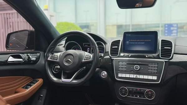 Mercedes-Benz GLE 43 AMG 2018 - GCC Specs - Original Paint - Agency Checks