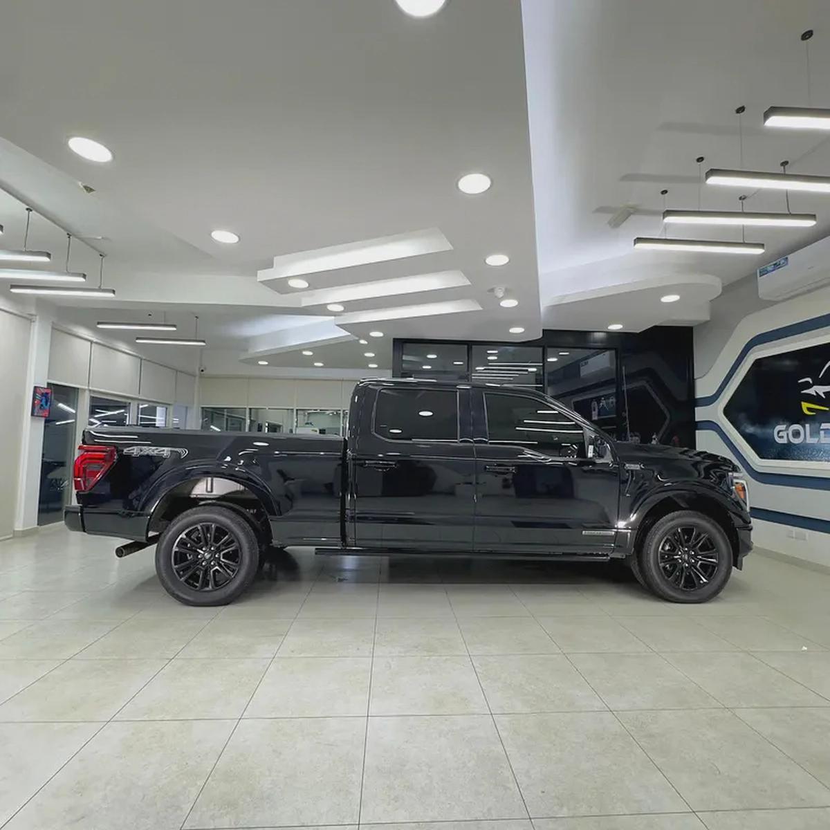 2024 Ford F-150 Platinum-2-2