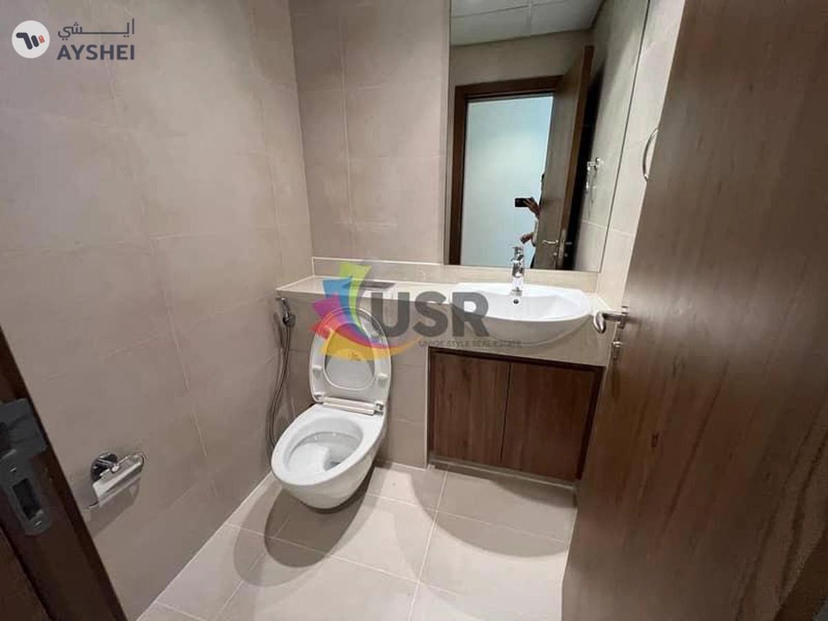 Spacious 2BR | Prime Deira Location | For 133,500-7-7
