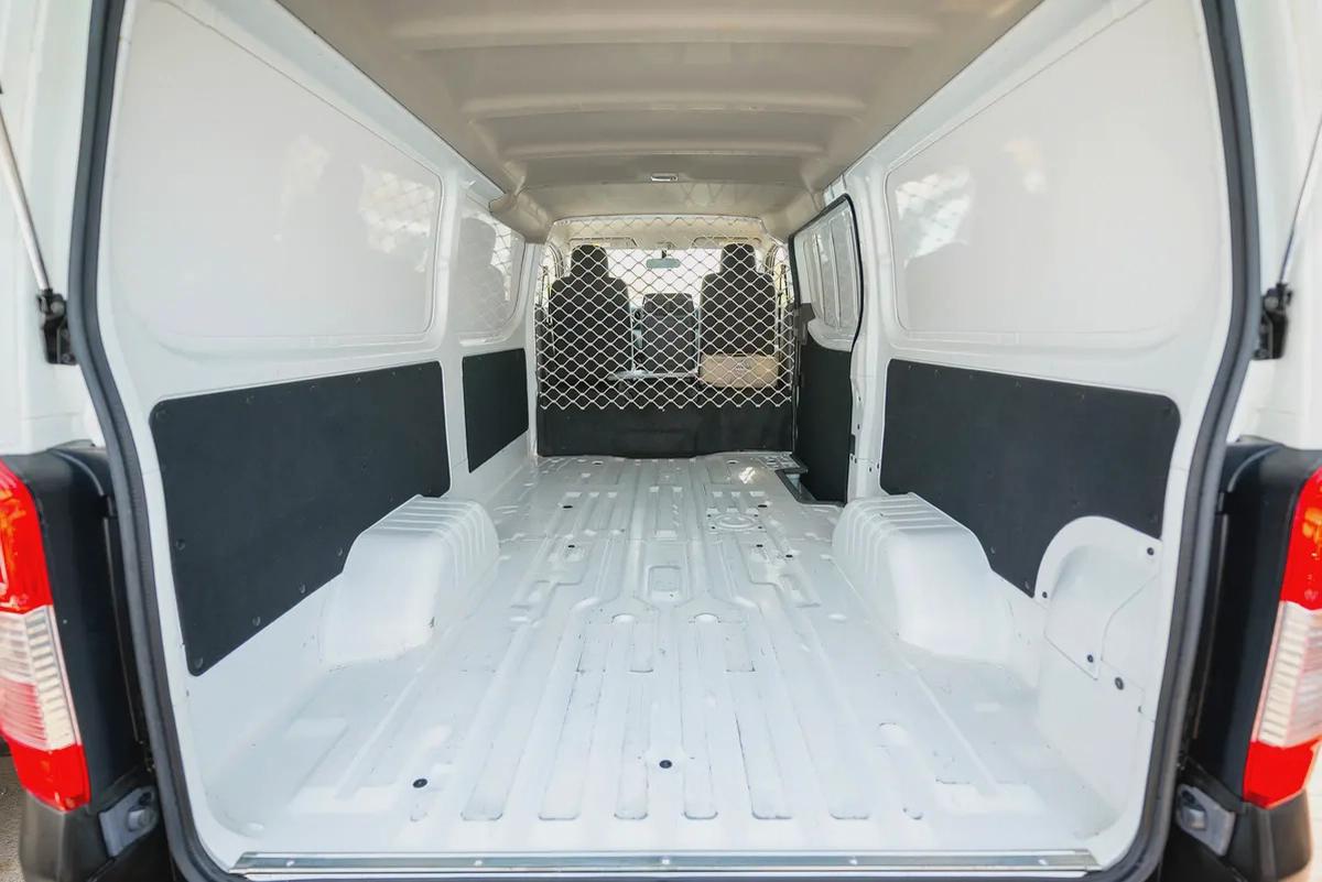 Urvan | Manual | Standard Roof Delivery Van | GCC Specs | Ref#N34808-6-6
