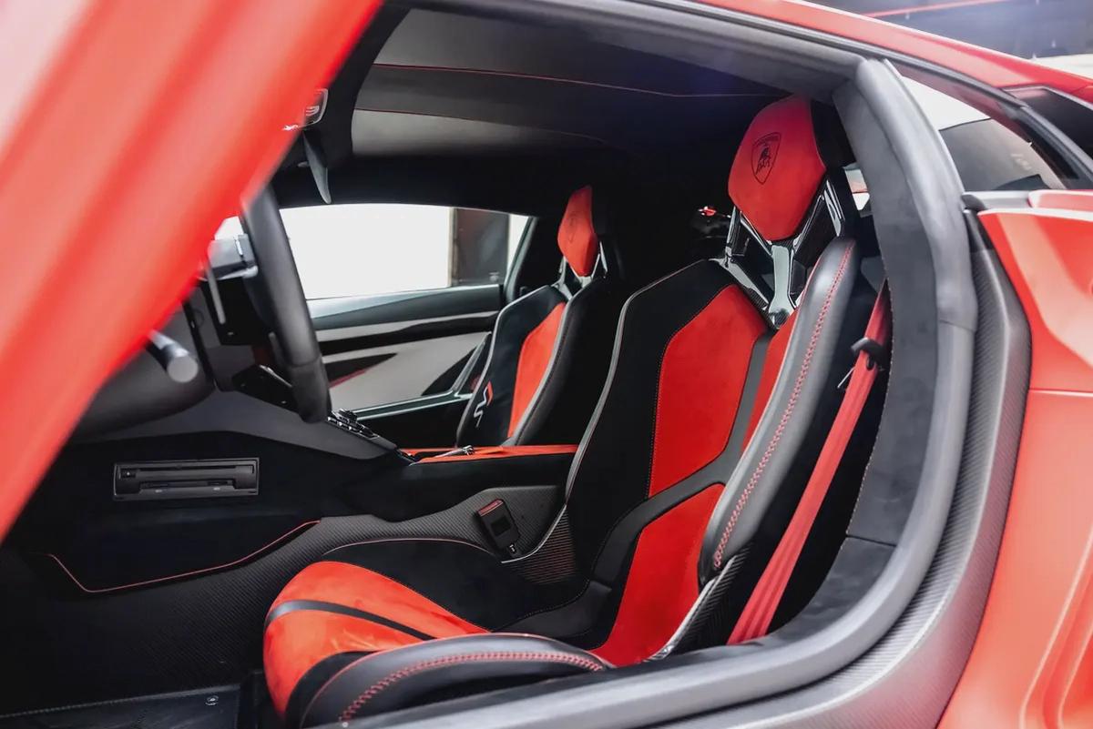 2019 LAMBORGHINI AVENTADOR SVJ-8-8