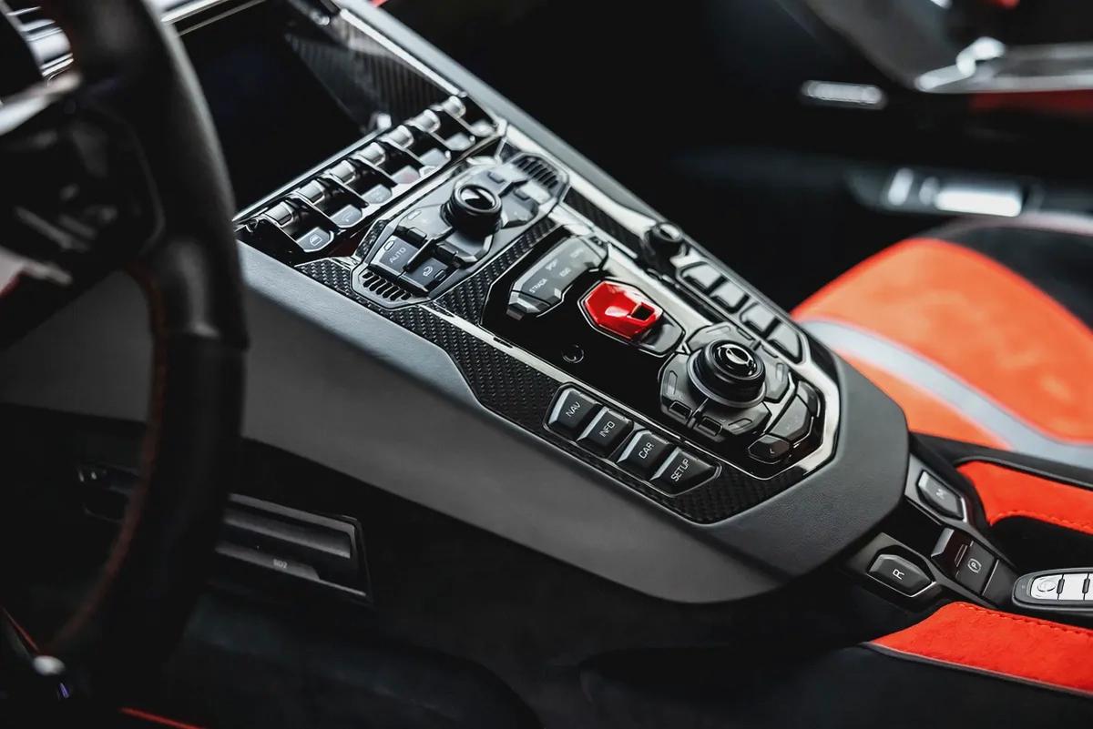 2019 LAMBORGHINI AVENTADOR SVJ-10-10