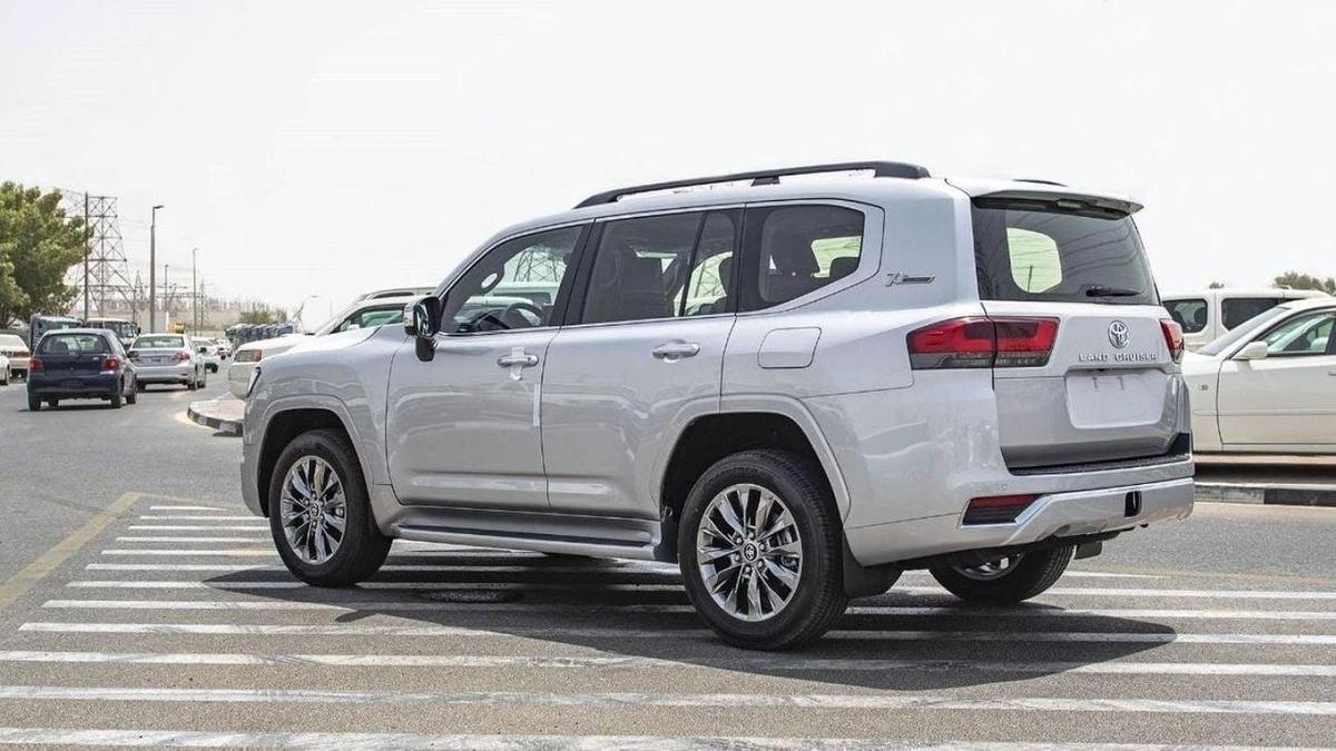 Toyota Land Cruiser (LHD) TOYOTA LAND CRUISER LC300 VXR 3.3D AT MY2025 – SILVER-4-4
