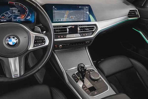 2,677 AED / 60 months | 0% DP | 2021 BMW 330i M-Sport / Full Service History