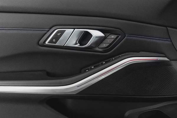 2,677 AED / 60 months | 0% DP | 2021 BMW 330i M-Sport / Full Service History