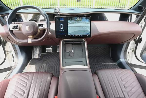 BEST OFFER - ROYAL EDITION - AVATR 11 LUXURY - LOW MILEAGE