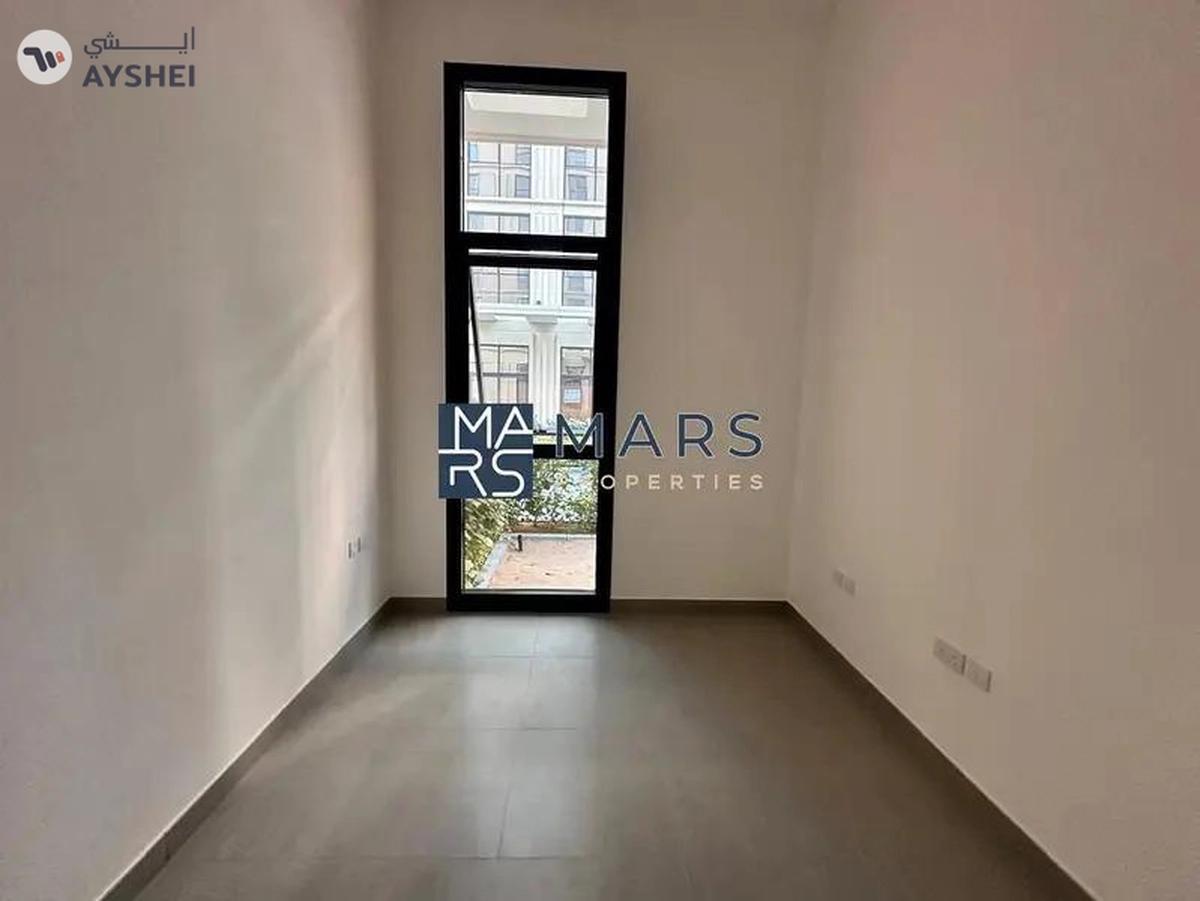 Charming 1BHK with Private Garden Retreat-18-18