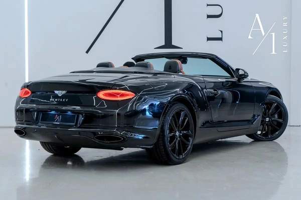 Bentley Continental GTC 2021 - GCC Specs